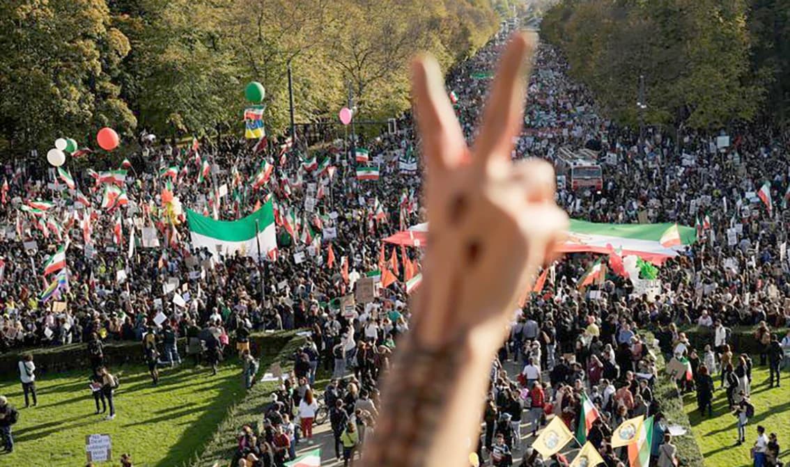نزاع اژدهای اسلامگرایی و شهسوار ایرانگرایی همیشگی است